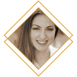 Headshot in gold - Malia Tippets 1