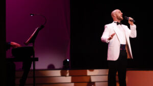 What to find at the gala: another live performance on stage for the musical revue.