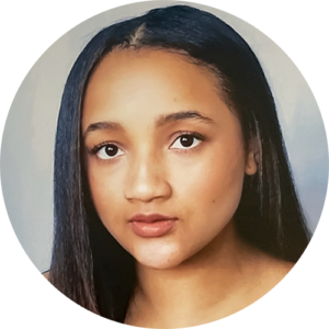 Headshot - Belle Shippy