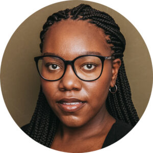 Photo of Chloe Evans.